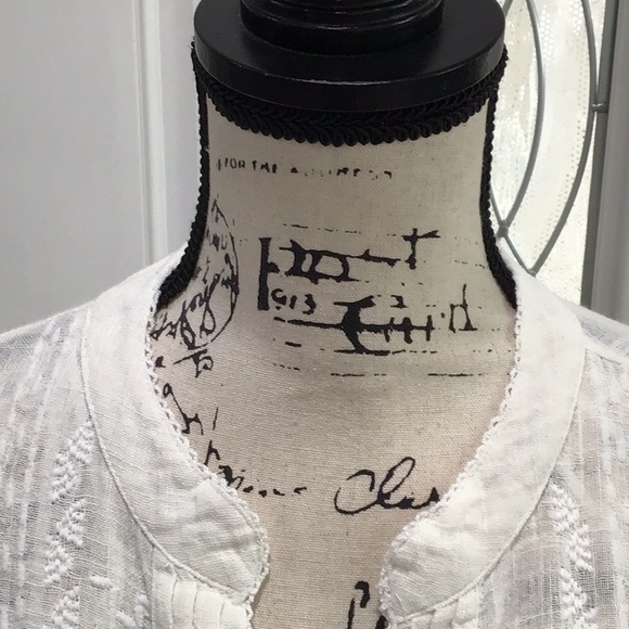 🆕 MNG Embroidered Aztec Blouse Split Neckline 3/4 Sleeves Cream NWOT - Picture 2 of 12